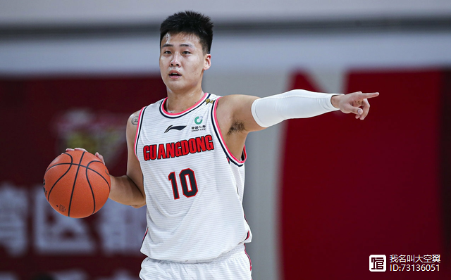 转会期深圳男篮调整名单以备CBA常规赛；回应争议环节打磨；悬念犹存；控场能力受关注的简单介绍
