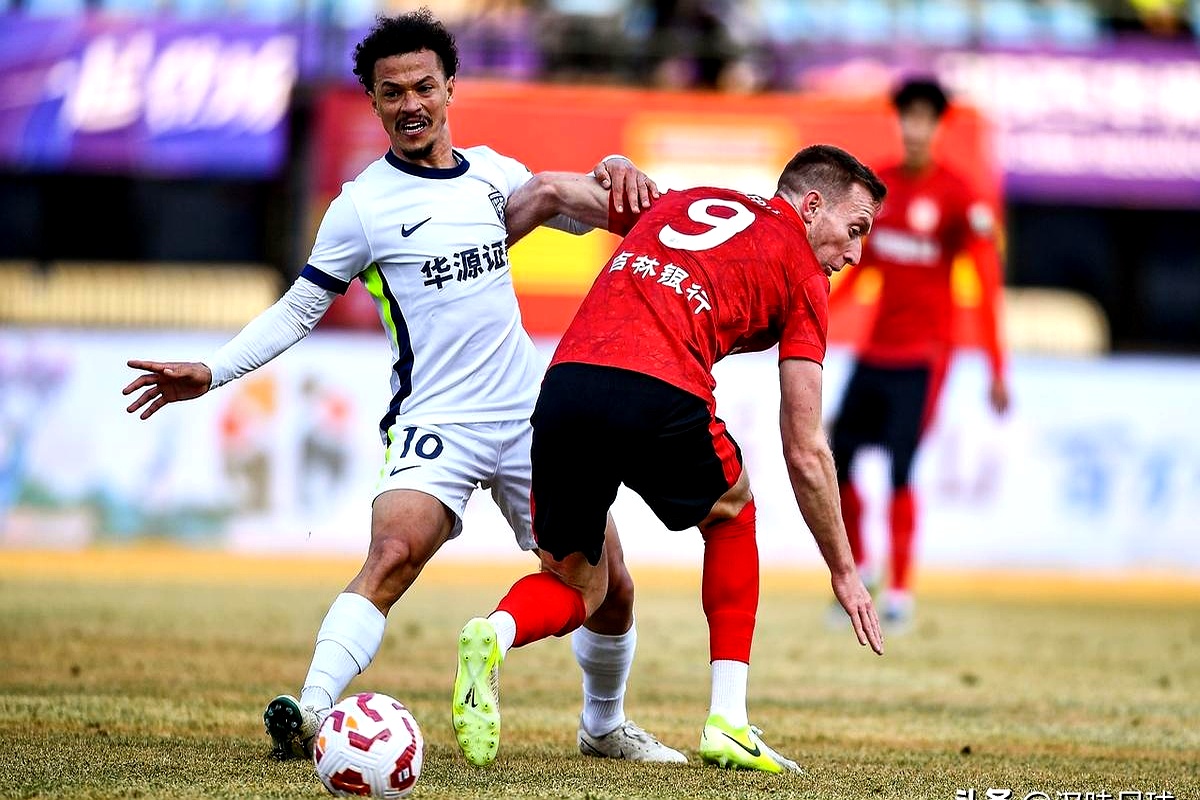 今晨武汉三镇调整名单以备欧超杯，状态回暖环节打磨，话题不断，训练强度明显提升的简单介绍